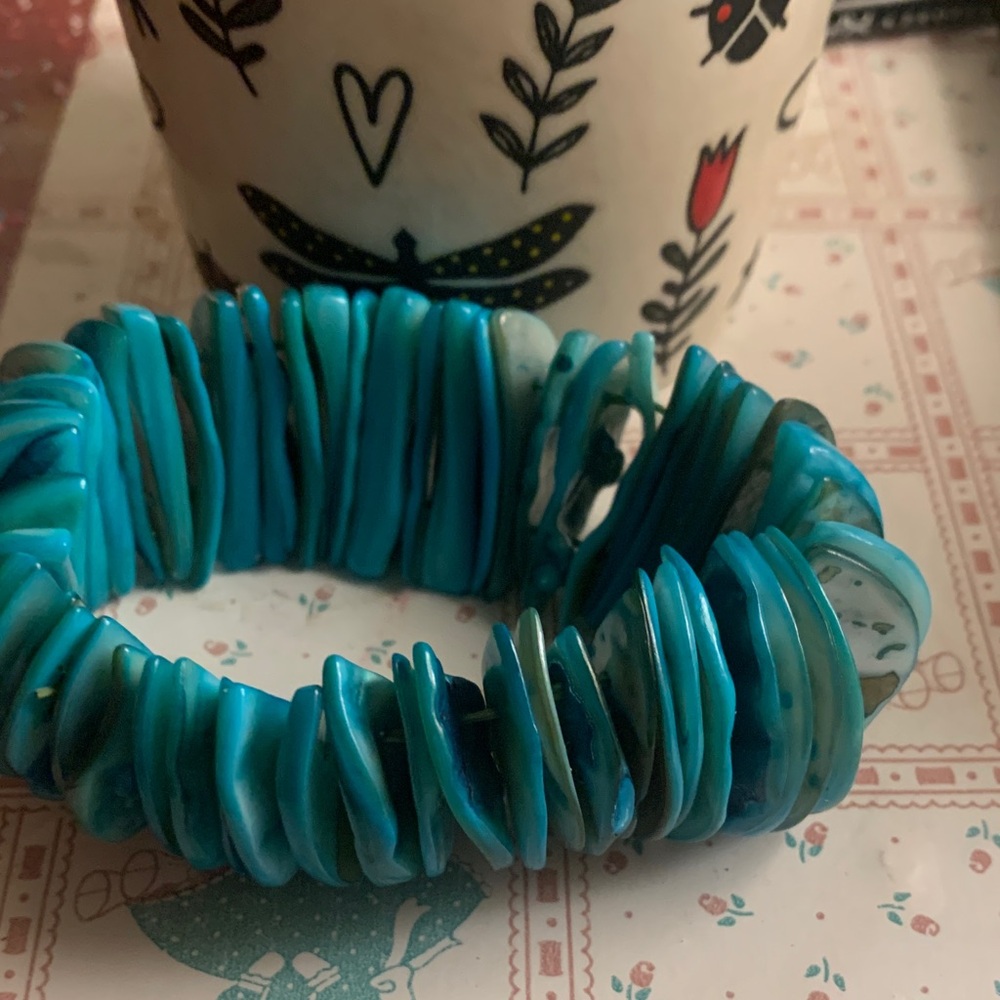 Turquoise Shell Bracelet - Picture 2 of 8